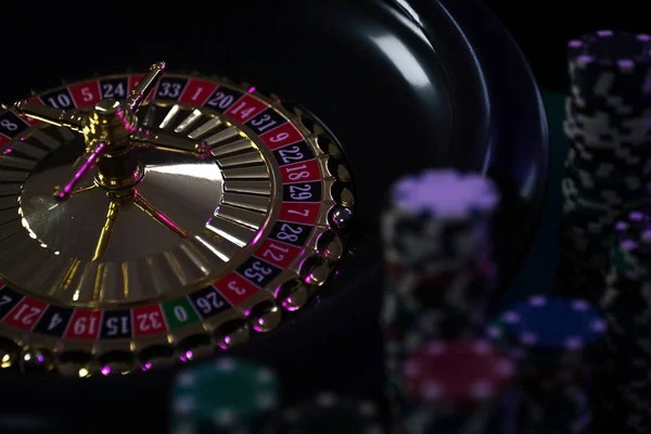 Casino Hold'em paytable display on neonwin368 showing hand rankings and payouts